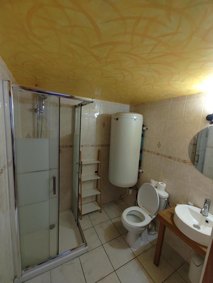 Cosy Appartement 2 Chambres Pont-de-lʼArche Exterior foto